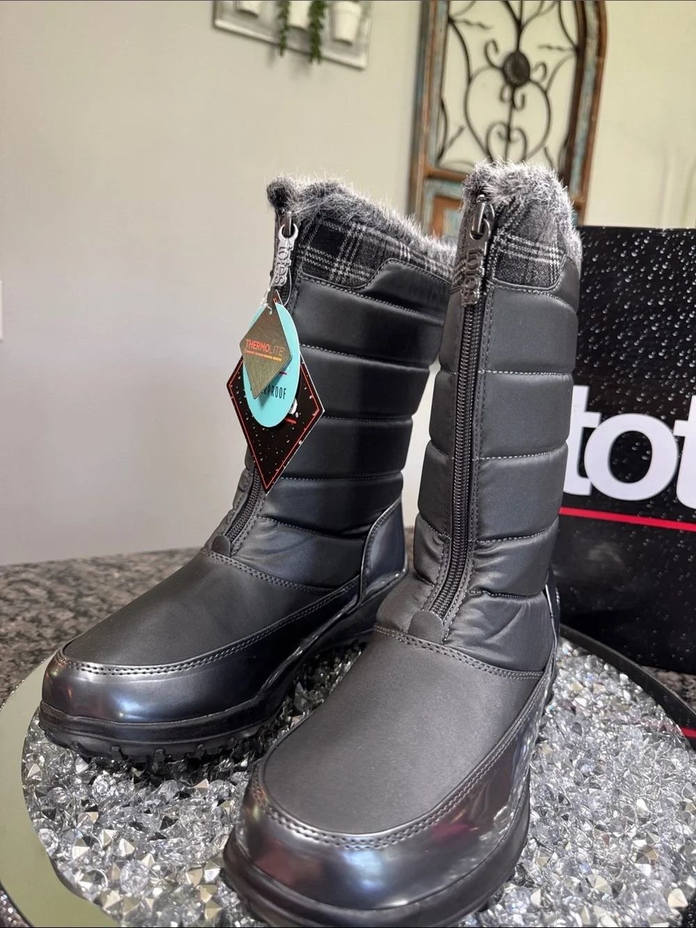 totes lexipewter Charcoal Gray Insulated Winter Boots waterproof Cuff NWT 9